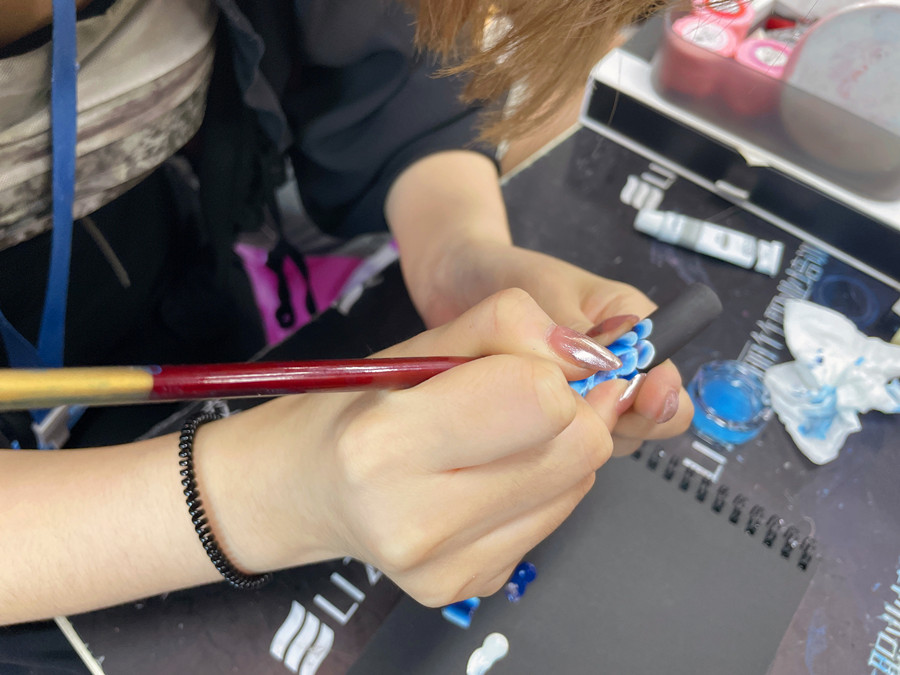 美甲排筆彩繪技巧，廣西美甲培訓(xùn)
