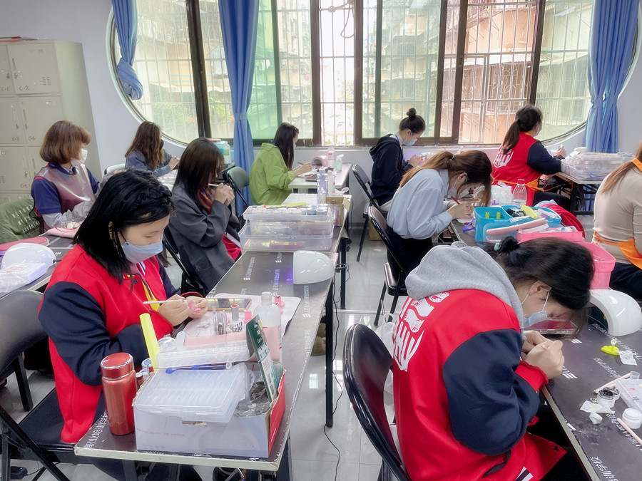 南寧美甲：石膏膠美甲是什么？