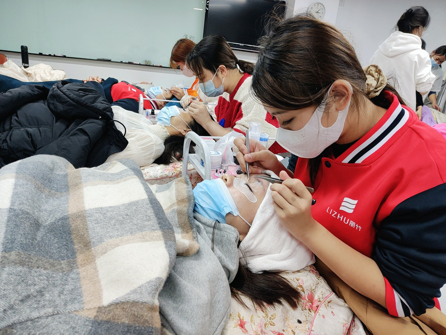 美睫為什么會受歡迎？南寧美睫專業(yè)解答