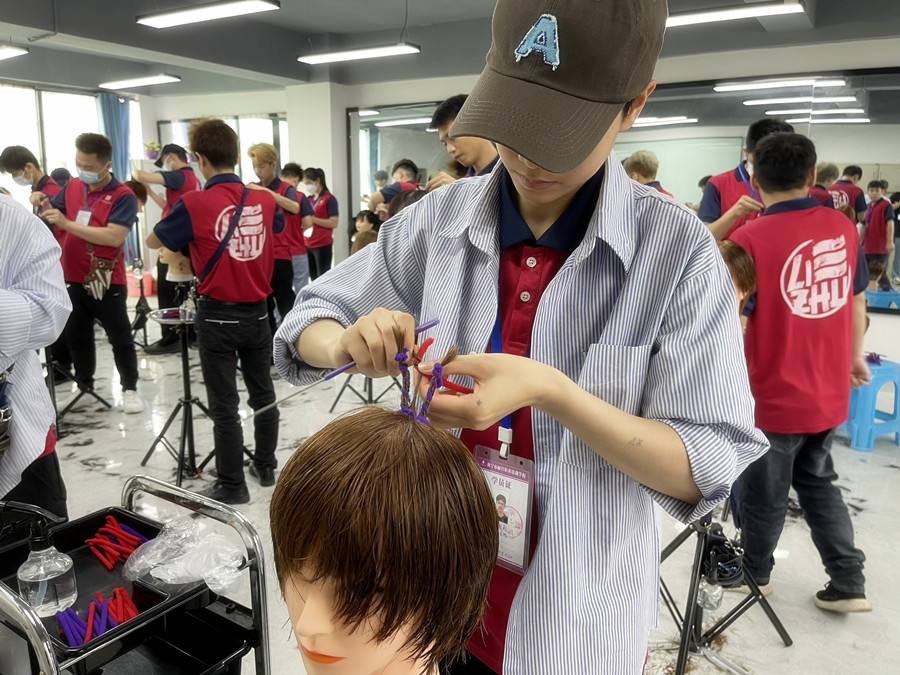 煙花燙這樣護理才持久，零基礎燙發(fā)教學