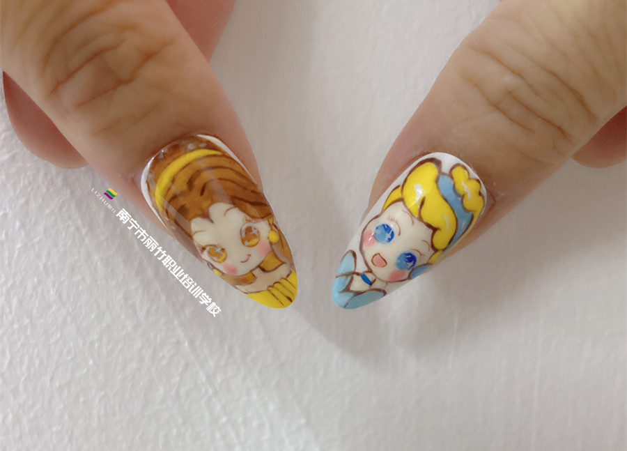 手繪卡通美甲，南寧美甲職業(yè)教育作品