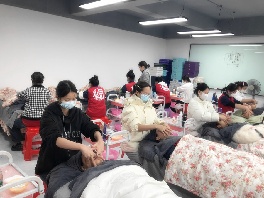 實操考前模擬 | 南寧美容師學校12月美容師證