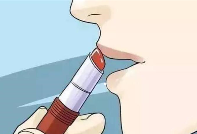 嘴唇干裂起皮的原因，南寧美容護(hù)膚養(yǎng)顏教程