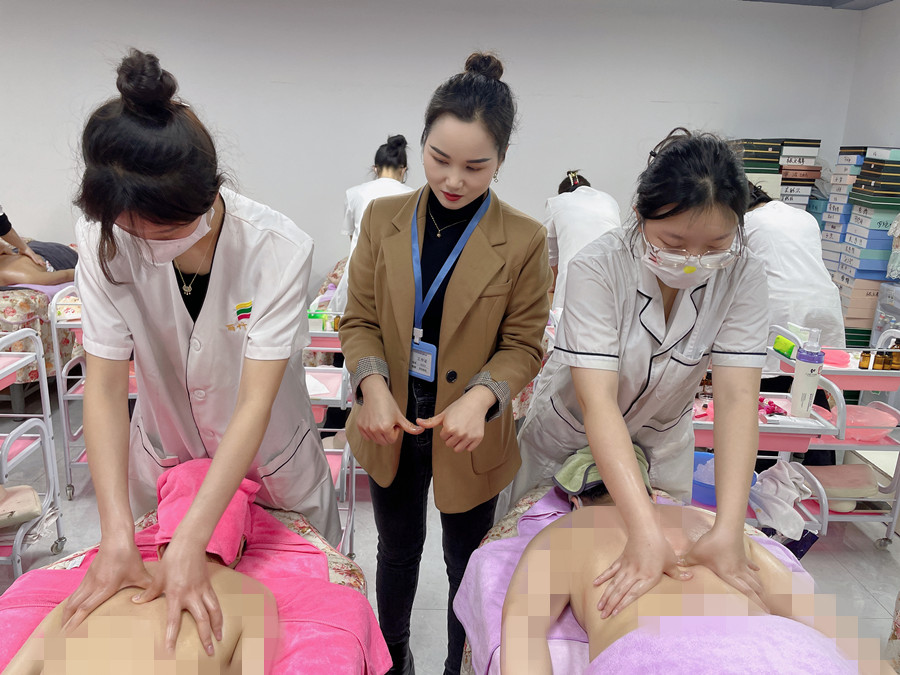 冬季背部按摩的好處，南寧美容美體專業(yè)分享