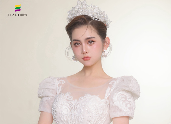 簡(jiǎn)約氣質(zhì)新娘，廣西學(xué)新娘跟妝作品