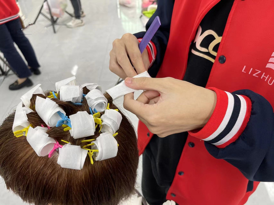 發(fā)根定位燙怎么操作？廣西燙染培訓