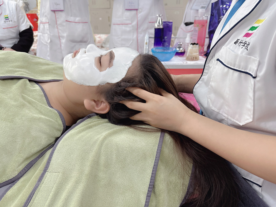 中藥面膜的好處，南寧美容護(hù)膚養(yǎng)顏培訓(xùn)