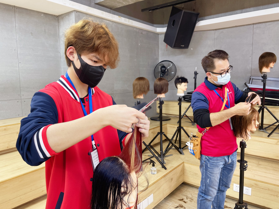 美發(fā)新手必懂的理發(fā)技巧，零基礎(chǔ)學(xué)理發(fā)教學(xué)