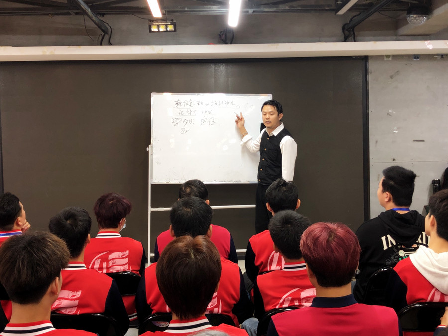 南寧美發(fā)職業(yè)學校就業(yè)宣講：乾健·形象設(shè)計沙龍專場