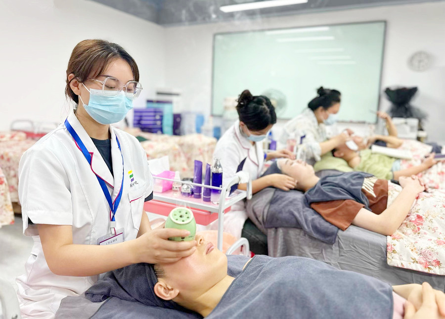 艾灸眼部的步驟，南寧美容健康管理