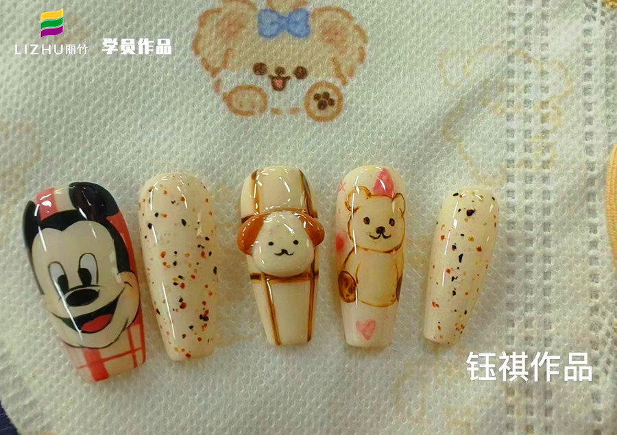 卡通立體浮雕&手工蝴蝶結(jié)美甲，南寧美甲造型進(jìn)修作品