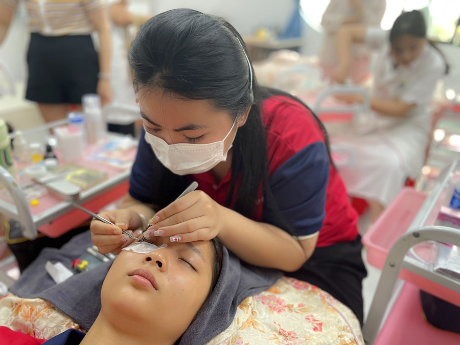 常見的美睫方式，南寧西鄉(xiāng)塘區(qū)美睫學(xué)校講解