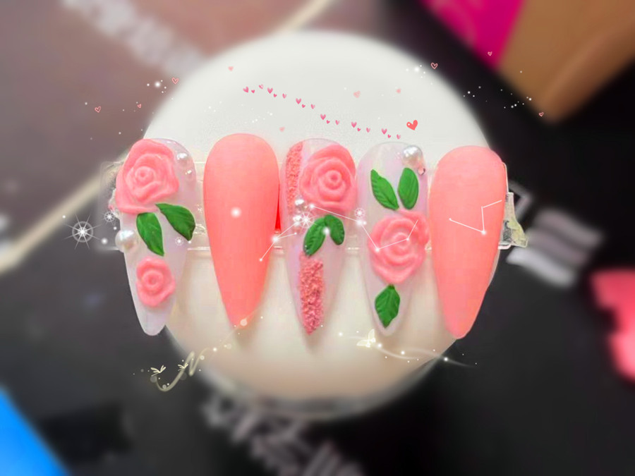 粉色玫瑰雕花美甲，南寧美甲學習