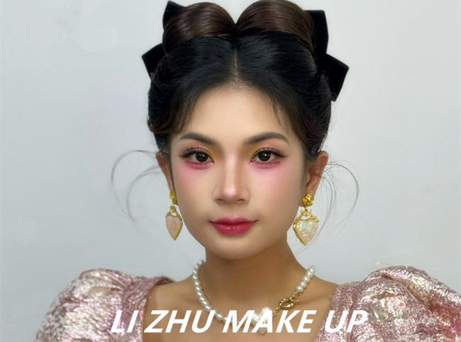 在逃公主造型，告訴南寧專(zhuān)業(yè)彩妝去哪學(xué)南寧專(zhuān)業(yè)彩妝去哪學(xué)？