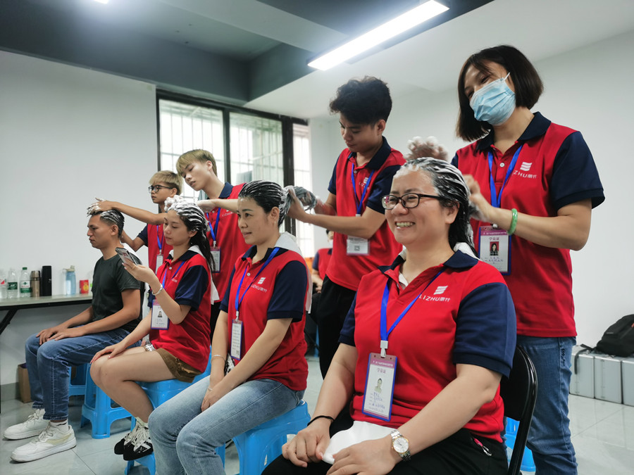 中式洗頭的過(guò)程 | 廣西學(xué)洗頭去哪里？