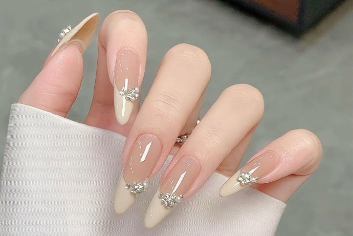 法式蝴蝶結美甲，廣西美甲款式