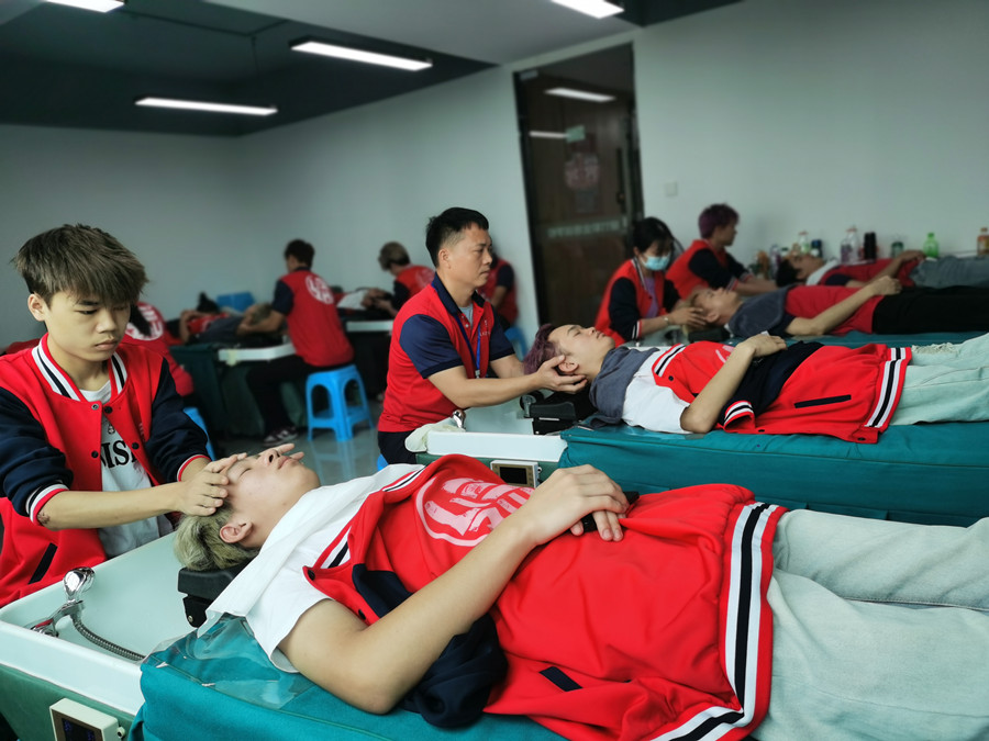 天天洗頭還是很油的原因，廣西學(xué)洗護(hù)洗頭