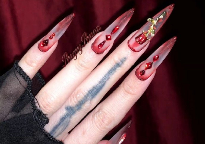 惡女美甲款式，廣西美甲職業(yè)技師學(xué)校準(zhǔn)備好了