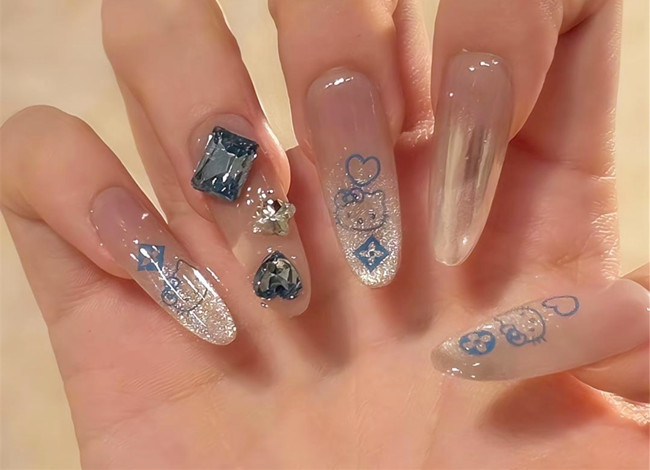 顯白藍(lán)色美甲，廣西美甲暑期速成班收集分享