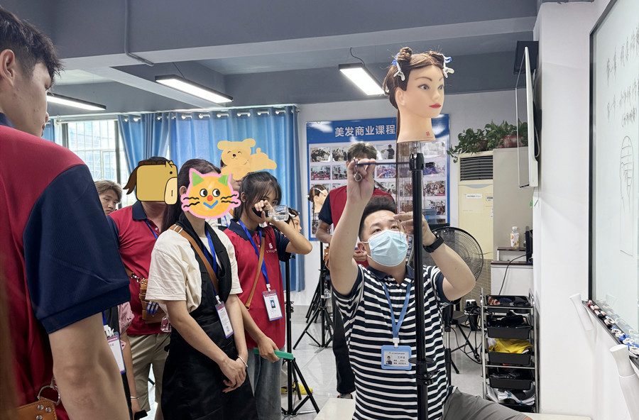 廣西男士剪發(fā)培訓(xùn)班講解：線條修剪的基礎(chǔ)知識