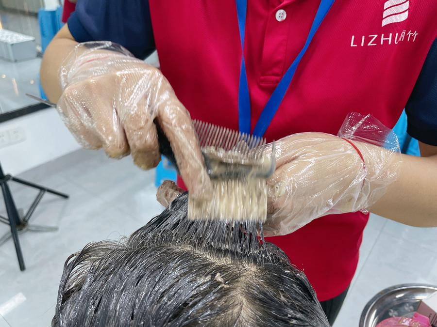 泡沫染發(fā)劑的使用技巧，廣西燙染培訓(xùn)學(xué)校分享