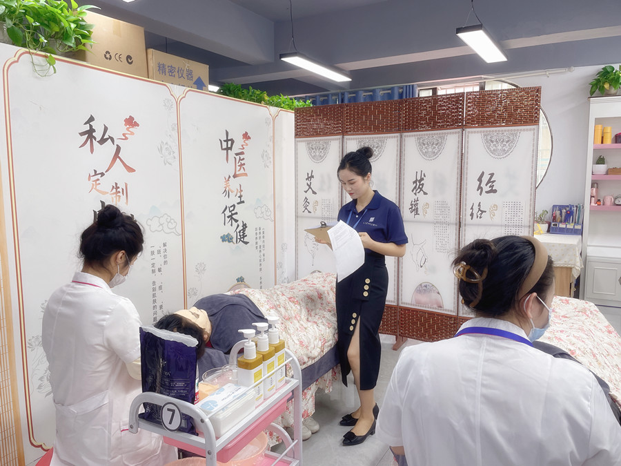 護(hù)膚品不吸收的表現(xiàn)，南寧美容護(hù)膚教學(xué)