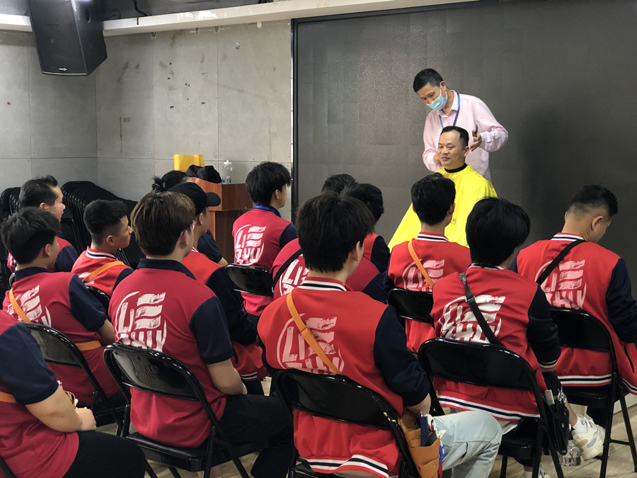 南寧學快剪：理發(fā)培訓都要學哪些內(nèi)容？