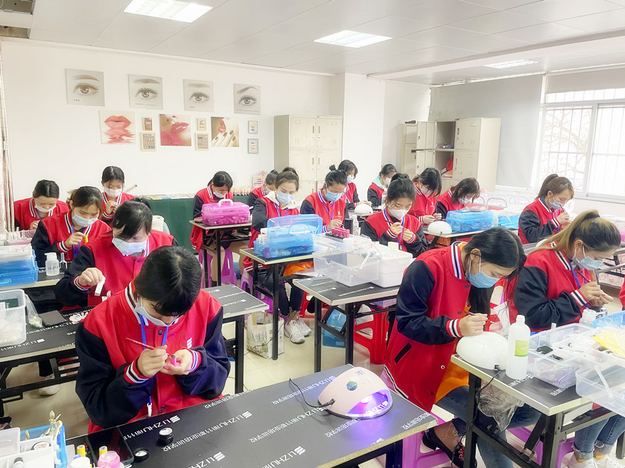 2025女生學(xué)什么專(zhuān)業(yè)就業(yè)前景好蕞容易就業(yè)？