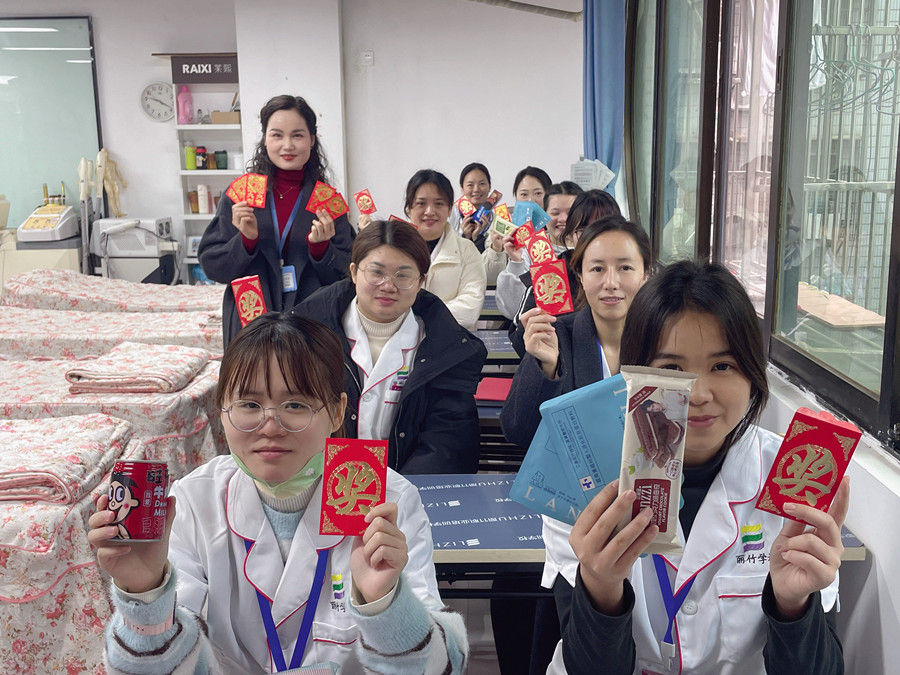 美容班的開學(xué)儀式感，南寧美容培訓(xùn)校園活動