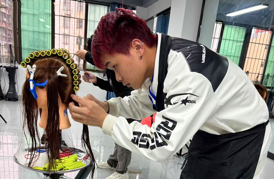 標(biāo)準(zhǔn)杠操作要點(diǎn)解析，廣西燙染培訓(xùn)排行總結(jié)