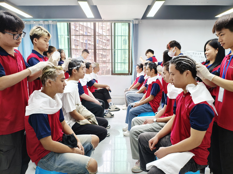 南寧美發(fā)洗護(hù)培訓(xùn)：如何快速坐著洗頭？