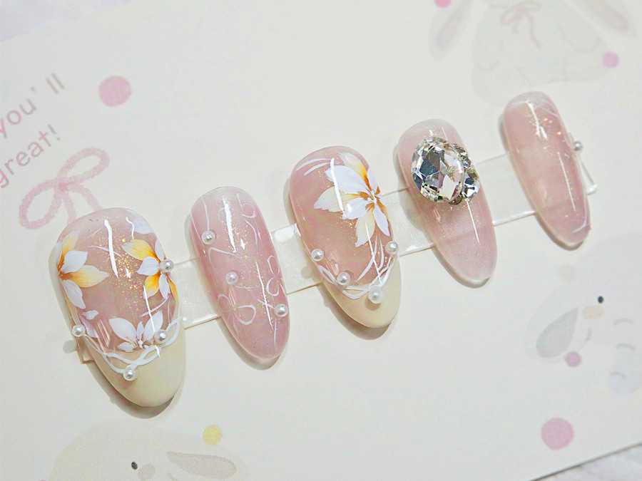 法式花卉美甲解析 | 南寧美甲學(xué)校哪些正規(guī)？