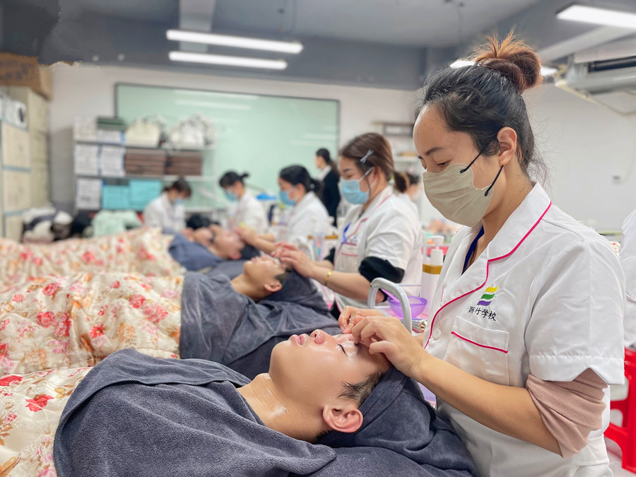 課堂實(shí)況 | 南寧美容護(hù)膚培訓(xùn)實(shí)操