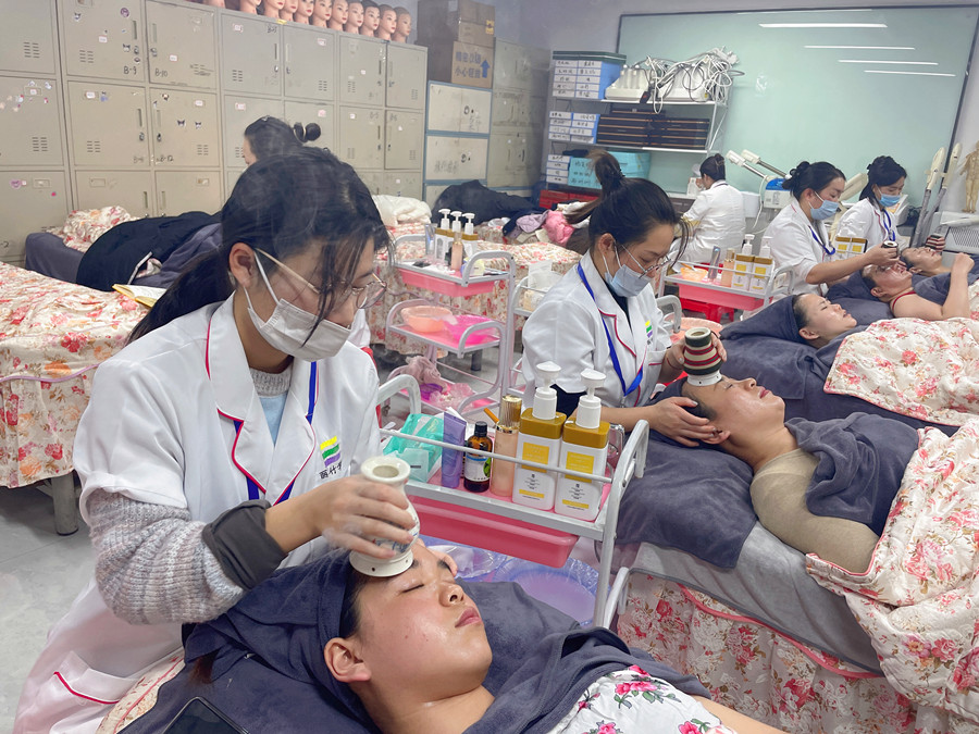 艾灸額頭的操作方法，從零基礎(chǔ)學(xué)艾灸