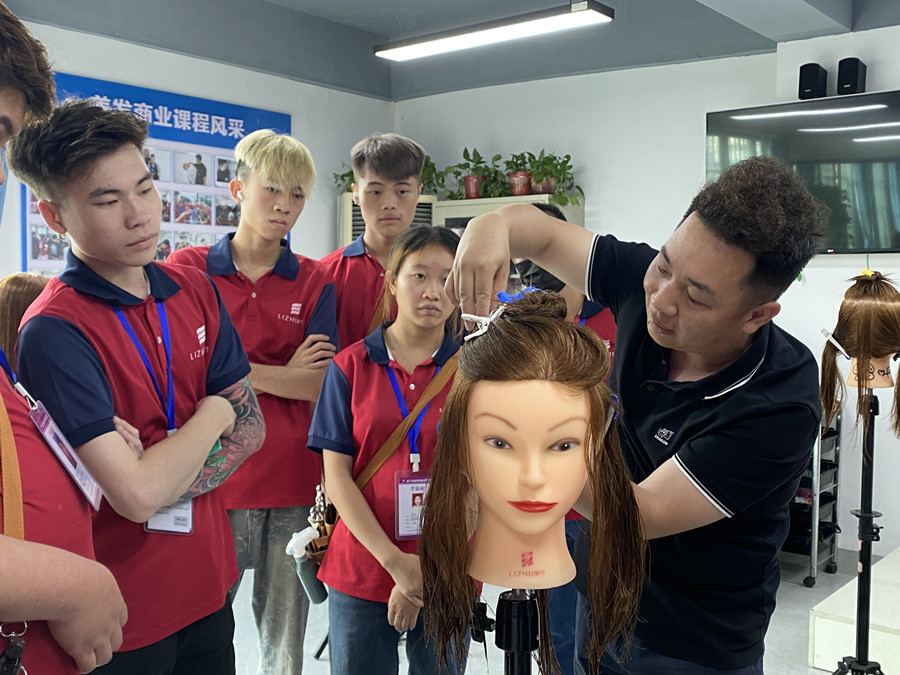 女士發(fā)尾分為哪幾類(lèi)？廣西女士造型分享