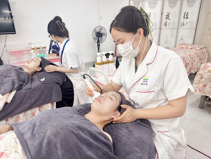 為什么要學(xué)會(huì)使用美容儀？廣西皮膚管理教學(xué)