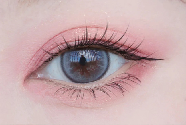 眼影平涂法重點(diǎn)解析，廣西化妝專業(yè)教學(xué)