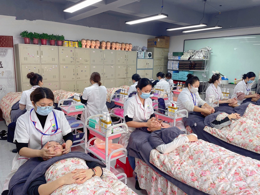 熬夜后護膚小貼士 | 南寧美容師日常