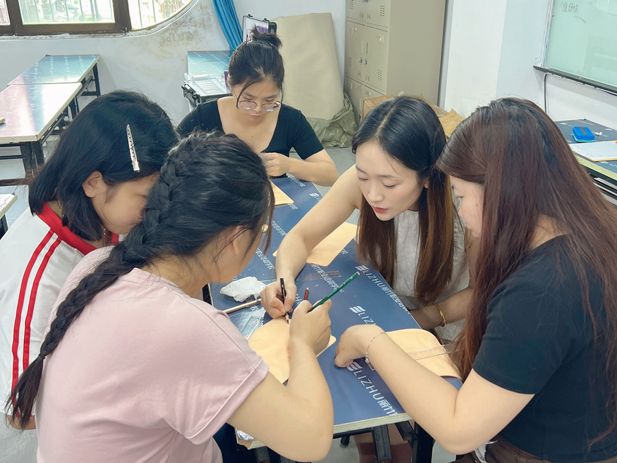 仿皮紋眉設(shè)計(jì)練習(xí) ，告訴你廣西紋繡學(xué)習(xí)哪里專業(yè)