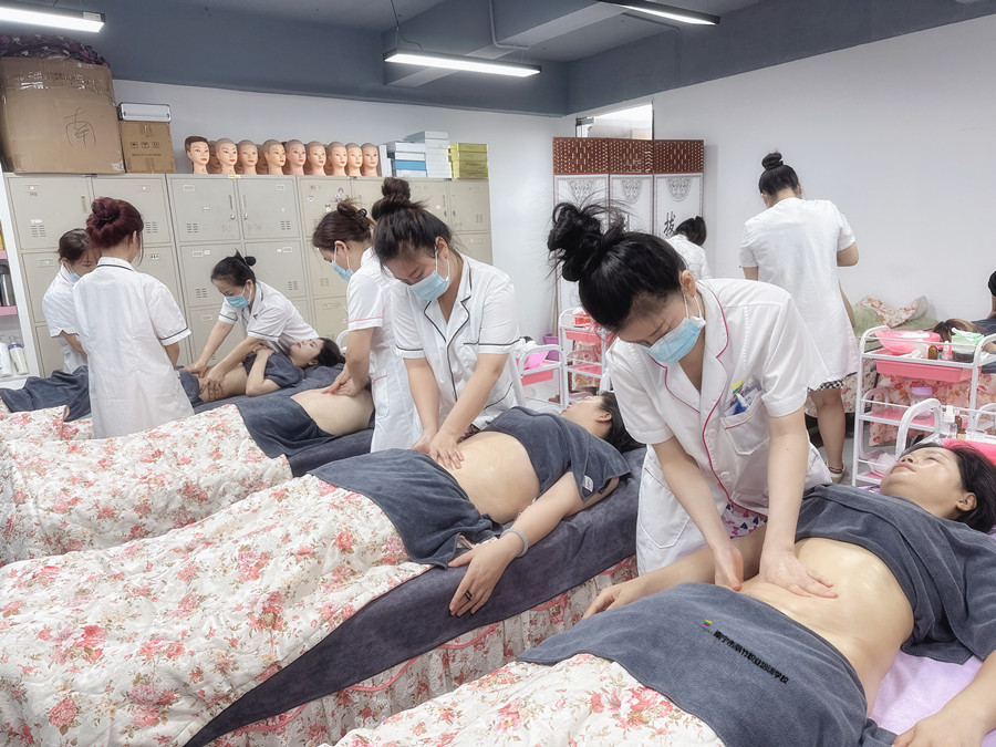 揉腹部有什么用？南寧健康管理培訓(xùn)