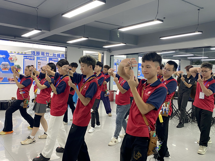 南寧美發(fā)女發(fā)培訓班課堂花絮