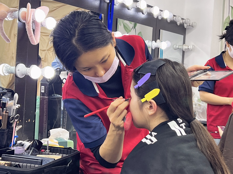 廣西彩妝實操，記錄同學們的每次努力