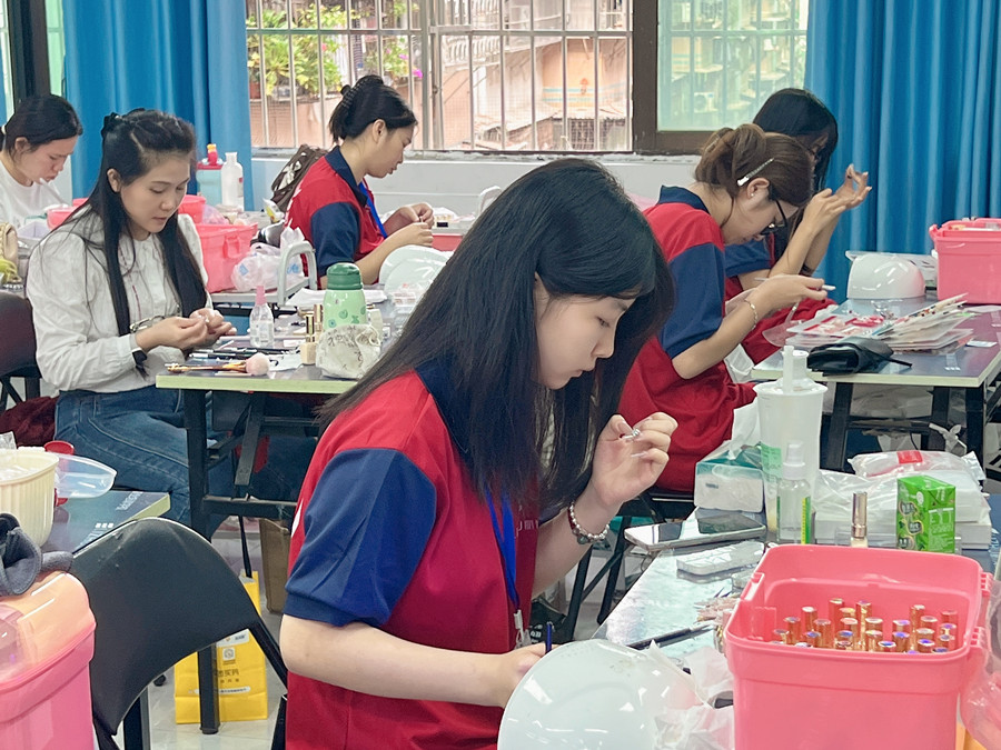 廣西美甲學習日常，到處都是歡聲笑語