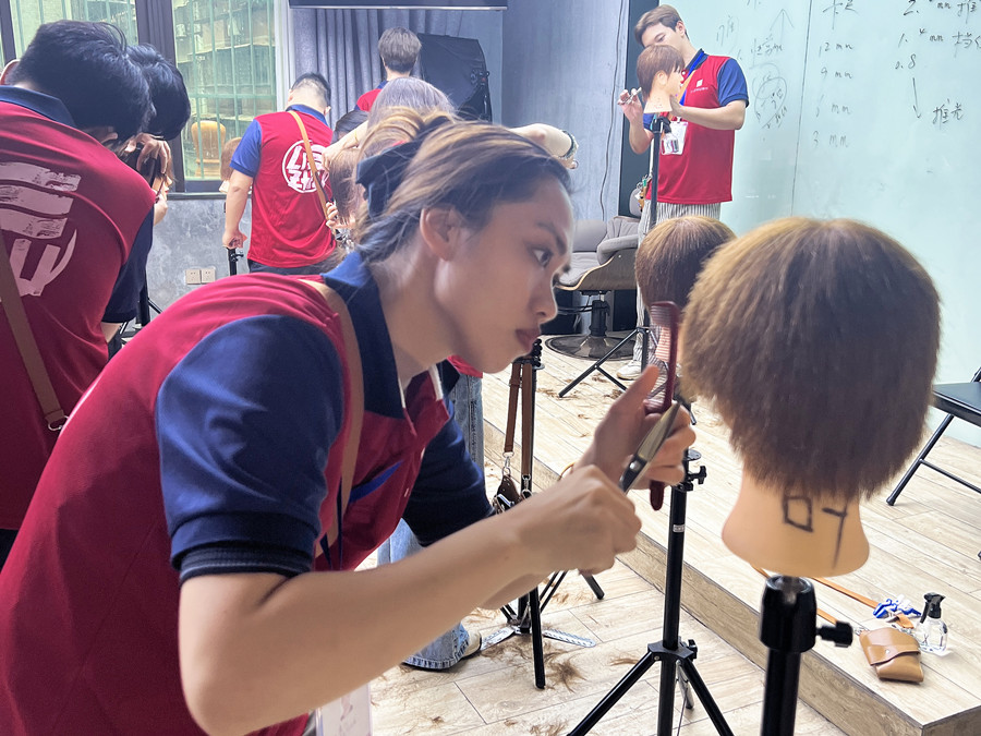 美發(fā)新手核心技術(shù)點(diǎn)，廣西剪發(fā)造型學(xué)校分享