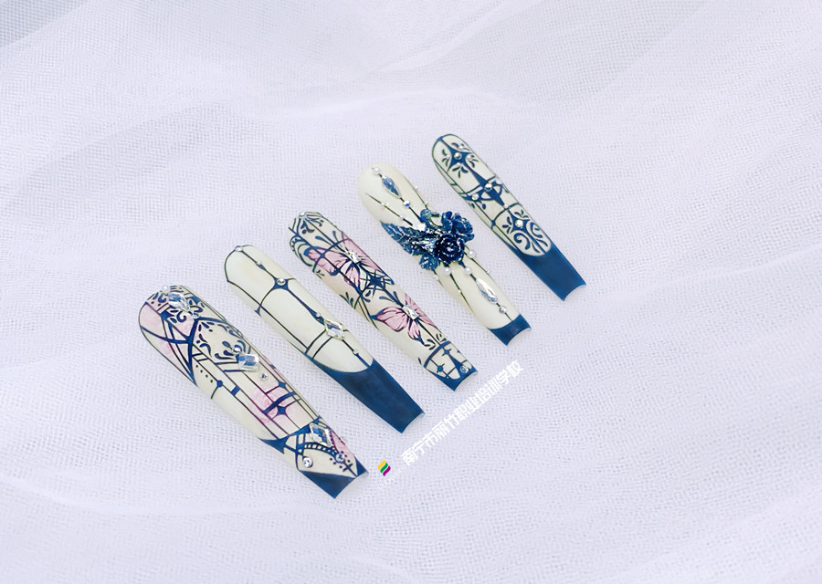 手繪窗花美甲，南寧美甲設計專業(yè)作品