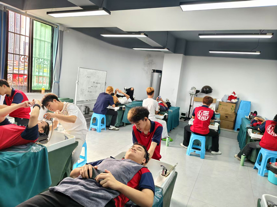 專(zhuān)業(yè)美發(fā)洗護(hù)和普通洗頭的區(qū)別，南寧美發(fā)教學(xué)