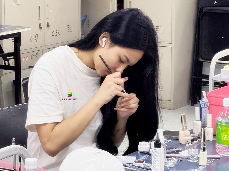 南寧美甲創(chuàng)業(yè)？南寧美甲學(xué)校推薦到麗竹學(xué)校